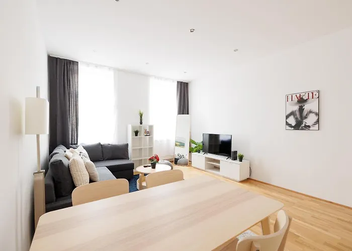 Charming Apartment Near Center