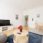 Charming Apartment Near Center