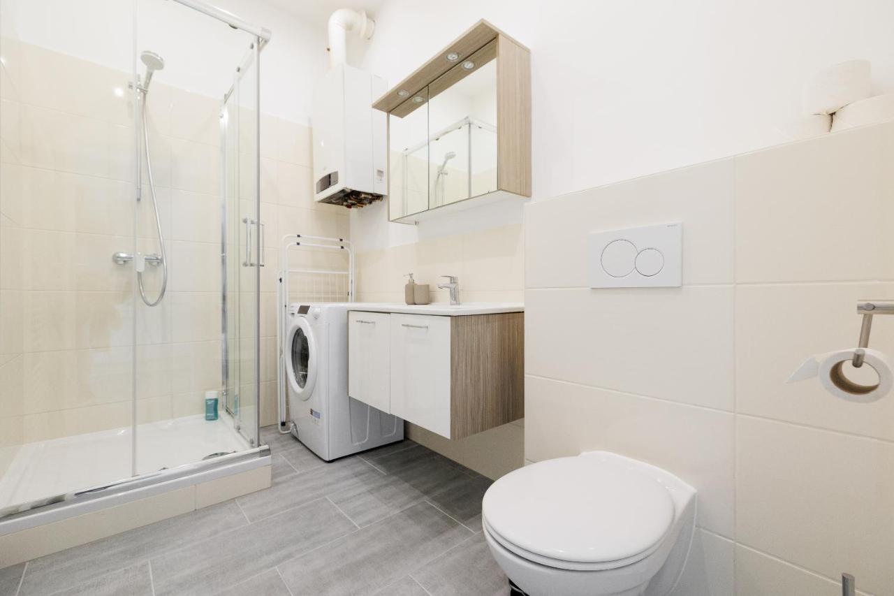 Charming Near Center Apartment *