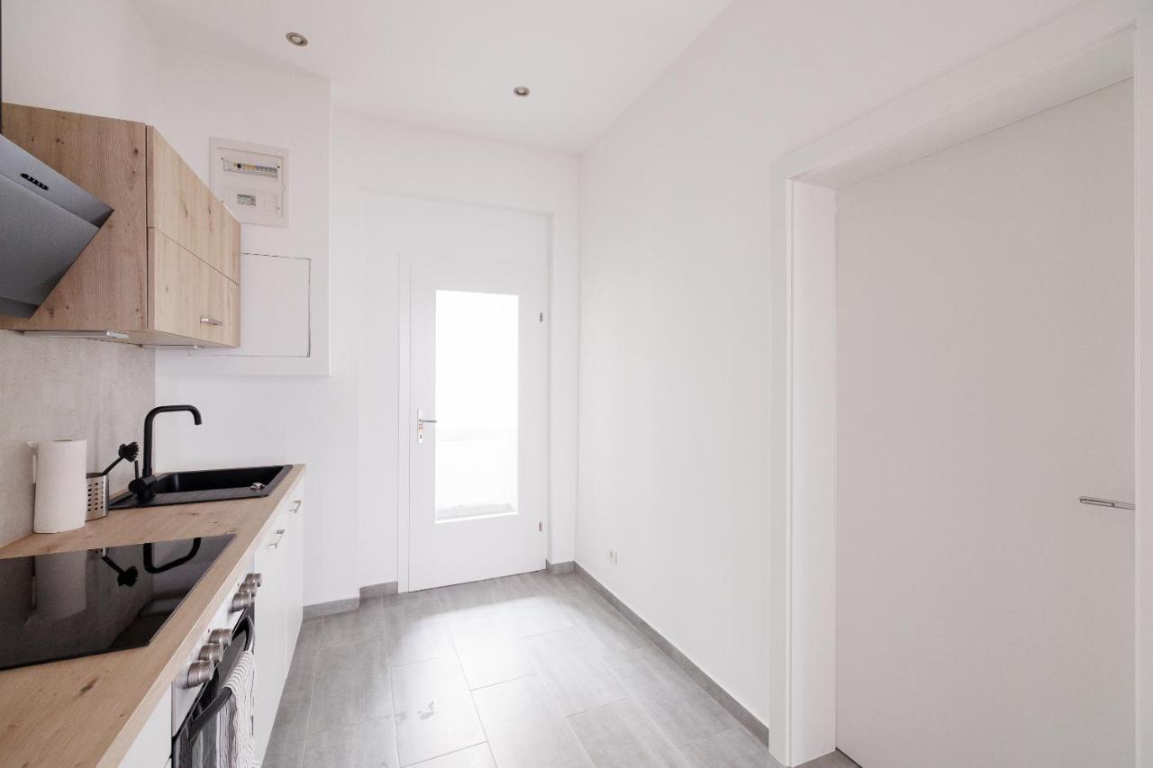 Charming Near Center Apartment